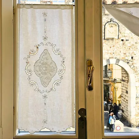 Casa Rando Mary's House * 陶尔米纳